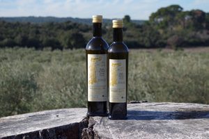 Huile d'olive provençale olives maturées fruité noir vierge extra AOP Aix en Provence Producteur local Mas Sénéguier